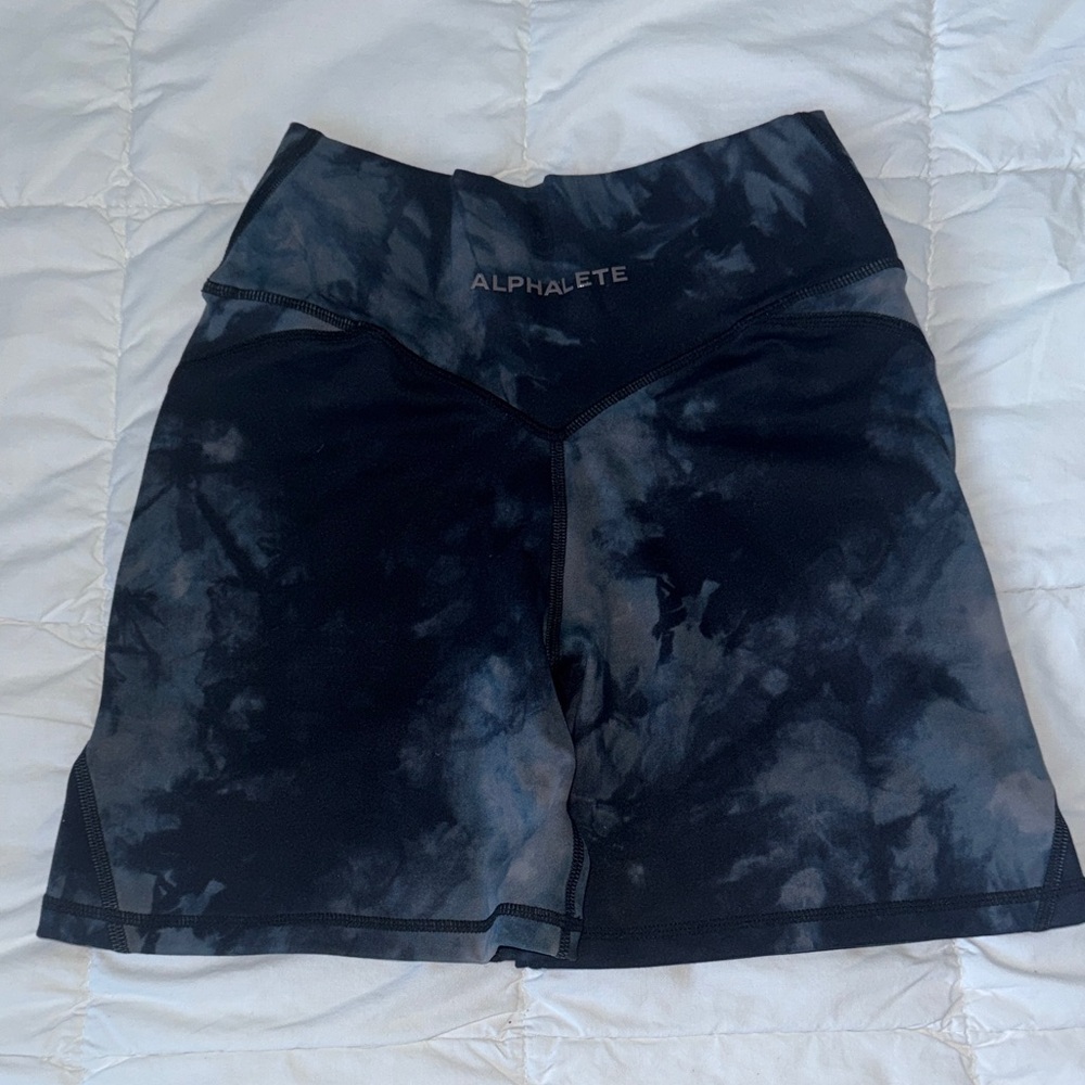 Alphalete Women's Dark Tie-Dye Athletic Shorts